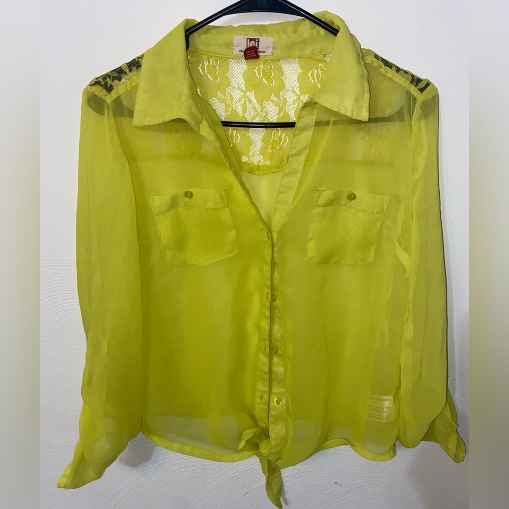 L.E.I. Lime Sheer Top - Lace Back/Tie Front Size M